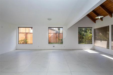 12_photo/94dce70383.4306e19fcac76b76-ATLAS-0d44d3cb-a05e-4f81-961d-abbb2be3df8f.jpg de casa à venda com 4 quartos, 247m² em Barreirinha, Curitiba