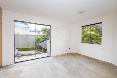 49_photo/94dce70383.4306e19fcac76b76-ATLAS-2fcfe7e5-1f4c-43d9-80f3-0591fc5a1f53.jpg de casa à venda com 4 quartos, 247m² em Barreirinha, Curitiba