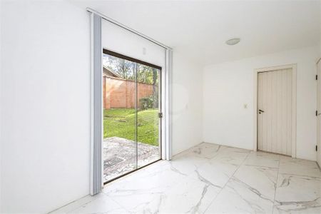 46_photo/94dce70383.4306e19fcac76b76-ATLAS-3dc6d188-e987-4e2a-805d-7fc8303ca8b9.jpg de casa à venda com 4 quartos, 247m² em Barreirinha, Curitiba