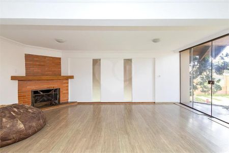 39_photo/94dce70383.4306e19fcac76b76-ATLAS-4b11bbd4-a1db-4e01-99dc-56a9a33ee8d5.jpg de casa à venda com 4 quartos, 247m² em Barreirinha, Curitiba