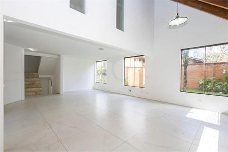 50_photo/94dce70383.4306e19fcac76b76-ATLAS-4e3034f7-9446-4eee-8a97-237761eedc5f.jpg de casa à venda com 4 quartos, 247m² em Barreirinha, Curitiba