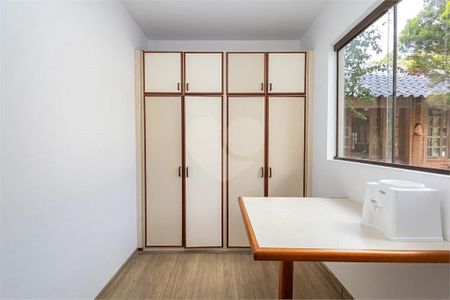 28_photo/94dce70383.4306e19fcac76b76-ATLAS-69cdac52-5184-45bd-a5e3-0ccea2ca642f.jpg de casa à venda com 4 quartos, 247m² em Barreirinha, Curitiba