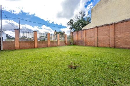 12_photo/94dce70383.4306e19fcac76b76-ATLAS-bddef88f-9d27-4ec5-b101-b27ca0fe763d.jpg de casa à venda com 4 quartos, 247m² em Barreirinha, Curitiba