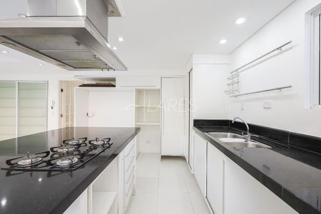 40_photo/94dce7039d.ef035fdb3c5fd3a2-ATLAS-00023c1e-c595-472b-9ab1-5ba332f5d9dd.jpg de casa à venda com 4 quartos, 350m² em Barreirinha, Curitiba