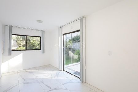 3_photo/94dce7039d.ef035fdb3c5fd3a2-ATLAS-1861ef43-3c8e-4641-b2b2-3ae114949e72.jpg de casa à venda com 4 quartos, 350m² em Barreirinha, Curitiba