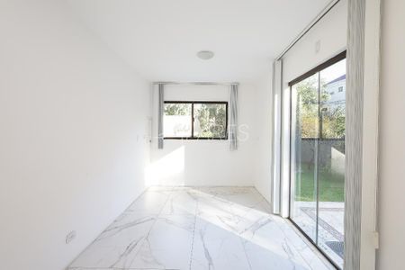 5_photo/94dce7039d.ef035fdb3c5fd3a2-ATLAS-1f460e2b-05d4-476f-954a-241be5fb0dc9.jpg de casa à venda com 4 quartos, 350m² em Barreirinha, Curitiba