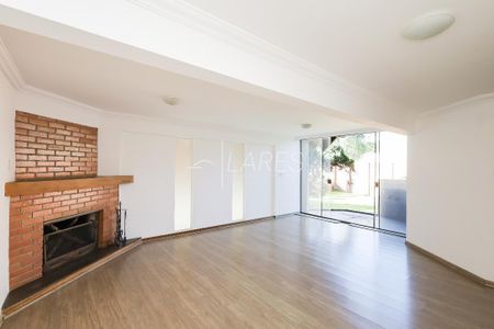 26_photo/94dce7039d.ef035fdb3c5fd3a2-ATLAS-5207c6b9-f656-4e45-87d3-228307e44acc.jpg de casa à venda com 4 quartos, 350m² em Barreirinha, Curitiba