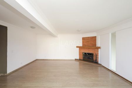 25_photo/94dce7039d.ef035fdb3c5fd3a2-ATLAS-588eba57-b729-41e9-b73f-fedc69ccb839.jpg de casa à venda com 4 quartos, 350m² em Barreirinha, Curitiba