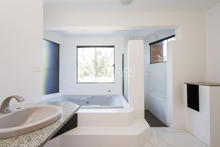 15_photo/94dce7039d.ef035fdb3c5fd3a2-ATLAS-658678fc-58ed-441b-97a9-8b7cee3d5880.jpg de casa à venda com 4 quartos, 350m² em Barreirinha, Curitiba