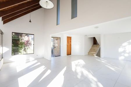 7_photo/94dce7039d.ef035fdb3c5fd3a2-ATLAS-f3f8bb7a-38ff-41b9-ab9a-d818d9d0f8a1.jpg de casa à venda com 4 quartos, 350m² em Barreirinha, Curitiba