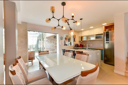 6_photo/94dce7149f.9f7fbe39075bbb5c-ATLAS-3f9093f3-addc-4047-ae53-6ddf3d16be61.jpg de casa à venda com 4 quartos, 210m² em Cachoeira, Curitiba