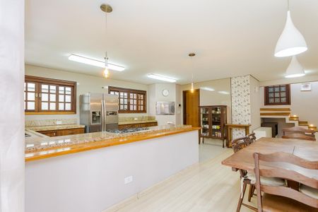 12_photo/94dce71d79.f7b46fd9919be053-ATLAS-2c664f4e-cefd-454f-ba09-16f0ccef8dbc.jpg de casa à venda com 4 quartos, 260m² em Barreirinha, Curitiba