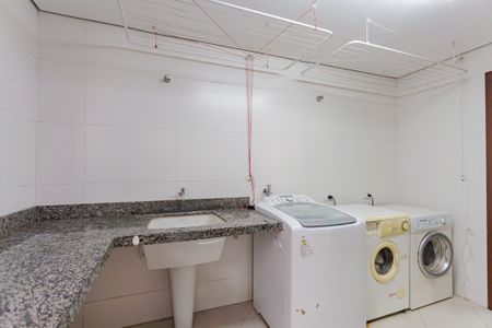 37_photo/94dce71d79.f7b46fd9919be053-ATLAS-df0d6a88-e376-4cf2-87c8-84af36610693.jpg de casa à venda com 4 quartos, 260m² em Barreirinha, Curitiba