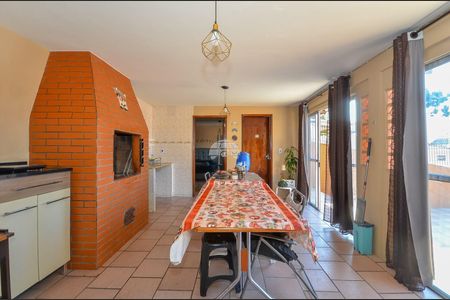 2_photo/94dce71de9.94b6c4e802ff7559-ATLAS-ba75bbac-3c9c-4c33-b00d-382802f65553.jpg de casa à venda com 3 quartos, 193m² em Barreirinha, Curitiba