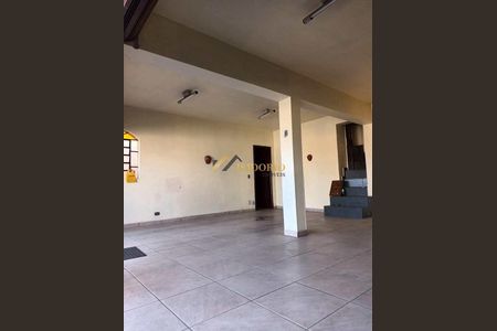 5_photo/94dce71e05.dc8bbd111761e841-ATLAS-90814596-ca76-42a3-8c8e-c7af7d2daff0.jpg de casa à venda com 3 quartos, 238m² em Barreirinha, Curitiba