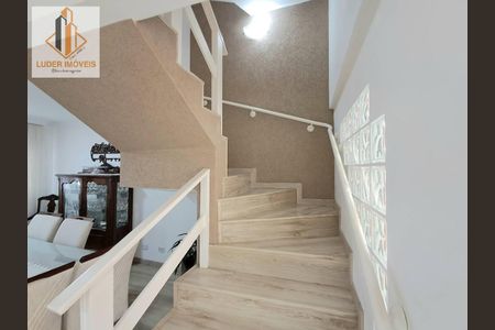 2_photo/94dce71f79.a15f321e408d66f6-ATLAS-05cfe849-ca7f-4c01-bbfc-6aae7d7e27e8.jpg de casa à venda com 3 quartos, 135m² em Barreirinha, Curitiba