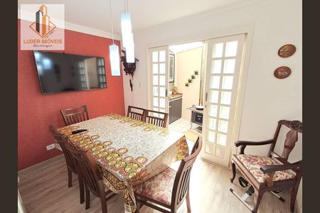 6_photo/94dce71f79.a15f321e408d66f6-ATLAS-2553eecf-ec0a-4f99-9fc0-0add8a7ab91d.jpg de casa à venda com 3 quartos, 135m² em Barreirinha, Curitiba