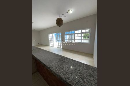 11_photo/94dce72e61.ceff8192393c33de-ATLAS-01edaf89-5a8d-43e2-801a-18db7c57b883.jpg de casa à venda com 3 quartos, 405m² em Taboão, Curitiba