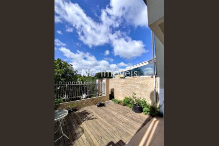 42_photo/94dce73225.a095ebe9a9b9d05b-ATLAS-1a337a11-fd9e-491f-a7e8-8aa9de7c6ea7.jpg de casa à venda com 3 quartos, 107m² em Taboão, Curitiba