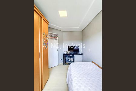 38_photo/94dce73225.a095ebe9a9b9d05b-ATLAS-5ca2d164-a368-44bf-960f-ac2a7d0e7738.jpg de casa à venda com 3 quartos, 107m² em Taboão, Curitiba