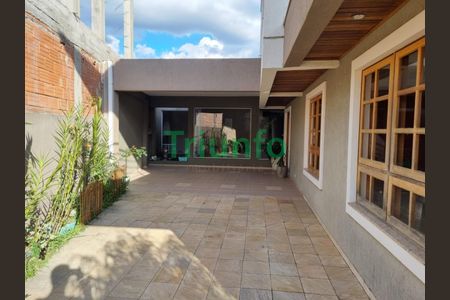 5_photo/94dce73a43.42a6c893d3f19367-ATLAS-6fe2a4a6-cd98-4871-a802-b9f5fcb25b99.jpg de casa à venda com 4 quartos, 248m² em Abranches, Curitiba