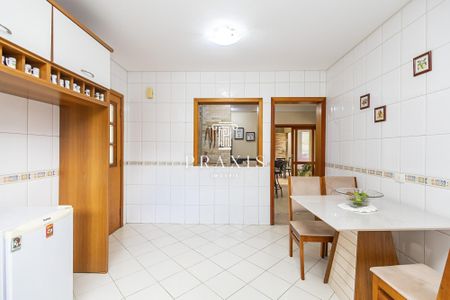 35_photo/94dce73a43.ae4bd4cb9523d21d-ATLAS-ca7fc514-b655-402c-92e8-e69362de7b24.jpg de casa à venda com 4 quartos, 248m² em Abranches, Curitiba