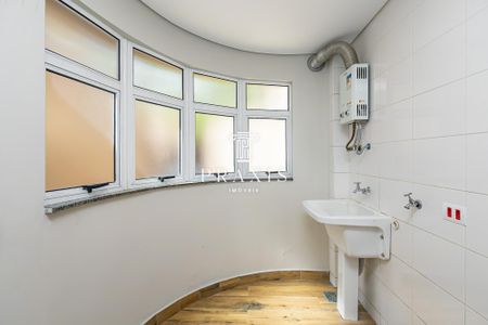 9_photo/94dce73a43.be678c5b105d5bd8-ATLAS-34fff24a-4ac2-448c-ae8b-cfec45fdb1fc.jpg de casa para alugar com 4 quartos, 480m² em Abranches, Curitiba