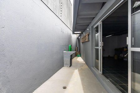 7_photo/94dce73a87.8d9d2e8c4e07ca84-ATLAS-213e2340-2407-41b0-b383-31e82028faa1.jpg de casa à venda com 3 quartos, 336m² em Abranches, Curitiba