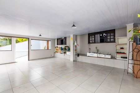 5_photo/94dce73a87.8d9d2e8c4e07ca84-ATLAS-b0878da4-2ecb-439d-9e4b-2f2a019a40dc.jpg de casa à venda com 3 quartos, 336m² em Abranches, Curitiba