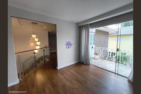 21_photo/94dce73f27.bfa3c7965cb0e5c1-ATLAS-edeb8f33-ae73-4c88-a1d9-8531b0381795.jpg de casa à venda com 4 quartos, 150m² em Cachoeira, Curitiba