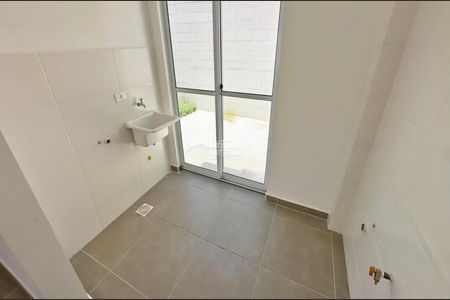 4_photo/94dce7adf3.8a7cca4ae6db8cc6-ATLAS-6f9c8c9e-3c67-4ddb-ba24-9e2256b9efbe.jpg de casa à venda com 2 quartos, 53m² em Santa Cândida, Curitiba