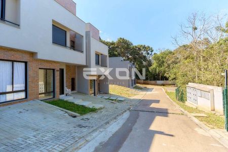 2_photo/94dce7b267.88dcffa138285222-ATLAS-cc413fb2-a1cf-4751-b0f6-abbd2a1a7a12.jpg de casa à venda com 2 quartos, 112m² em Santa Cândida, Curitiba