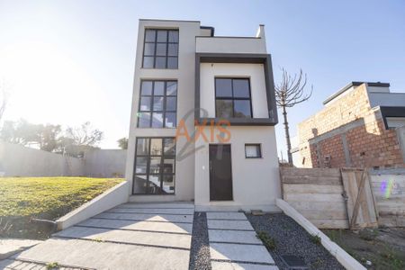 5_photo/94dce7b2f5.35cb2562ae28c182-ATLAS-23d95d3d-dcff-49e7-b0b5-660382f26f8a.jpg de casa à venda com 4 quartos, 129m² em Santa Cândida, Curitiba