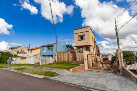 45_photo/94dcef5ddf.19cac4cd10486128-ATLAS-3f2ca81a-2868-4fa2-ae6b-01c2fdbd28bf.jpg de casa à venda com 3 quartos, 110m² em Bairro Alto, Curitiba