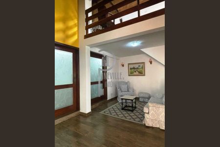 5_photo/94dcefbfa7.026b14d84e4cde1e-ATLAS-06ea70e6-d411-46bf-a963-1b6497c4265a.jpg de casa à venda com 3 quartos, 320m² em Centro, Pinhais