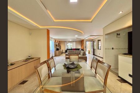 3_photo/94dcefef1d.6c6579b50c0143d1-ATLAS-161b3aaf-7263-414c-a5c2-e4b95916a416.jpg de casa à venda com 4 quartos, 410m² em Weissópolis, Pinhais