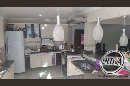 18_photo/94dceff589.1d0d827e26d2d819-ATLAS-7a9c57e5-a99f-488d-9e64-5ff90645b2fd.jpg de casa à venda com 5 quartos, 400m² em Cajuru, Curitiba