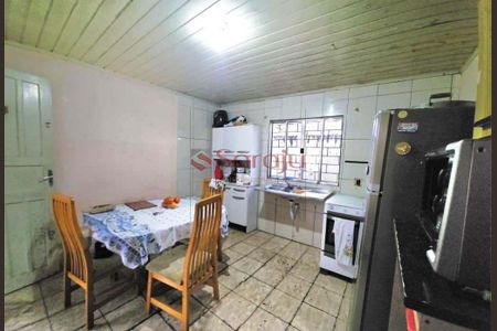 4_photo/94dcf0056f.3ad9d15b0263b9e0-ATLAS-d6586600-17bf-45cc-9c98-abcd6ddf999e.jpg de casa à venda com 2 quartos, 80m² em Cajuru, Curitiba