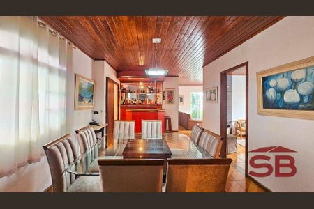 5_photo/94dcf00653.e6f02a1e96aef2b1-ATLAS-1c1e9c8b-045d-4309-a8af-9dc198dc0192.jpg de casa à venda com 6 quartos, 396m² em Cajuru, Curitiba