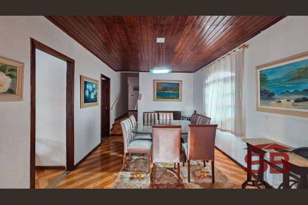 11_photo/94dcf00653.e6f02a1e96aef2b1-ATLAS-ee6f8aac-4466-4119-9470-3b4019a5504e.jpg de casa à venda com 6 quartos, 396m² em Cajuru, Curitiba