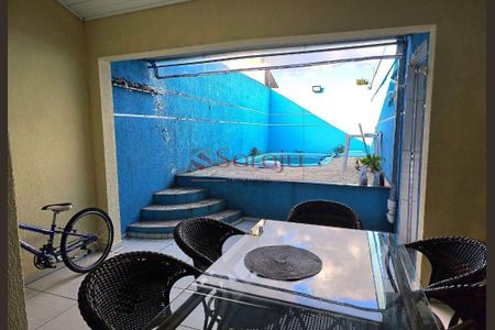 6_photo/94dcf006dd.759ae9860e277d35-ATLAS-2fe4545f-3472-432d-9d1d-4850d2a60dca.jpg de casa à venda com 3 quartos, 120m² em Cajuru, Curitiba