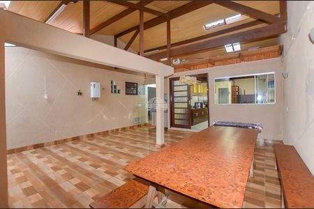 10_photo/94dcf006f5.cfaae28da06da296-ATLAS-e937a8fa-26cc-4071-aaa9-755cbf61bfd3.jpg de casa à venda com 3 quartos, 240m² em Cajuru, Curitiba