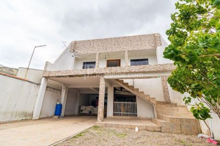6_photo/94dcf00a25.f4a5c666155909d5-ATLAS-e58f24fb-b7e4-46dc-abd7-47738fa33010.jpg de casa à venda com 5 quartos, 188m² em Uberaba, Curitiba