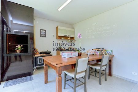 3_photo/94dcf00c91.22d99d281daac78a-ATLAS-e52c6780-f39e-416f-a98f-480cbdbbaff9.jpg de casa à venda com 3 quartos, 203m² em Uberaba, Curitiba