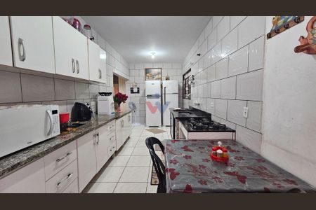 13_photo/94dcf00f09.ebbd8bc3dc39b939-ATLAS-7ccfe937-7985-4dc1-8e6d-f64fd5b6d4c0.jpg de casa à venda com 6 quartos, 340m² em Cajuru, Curitiba