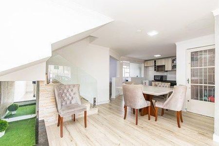 4_photo/94dcf07545.9034fee1f2a82cec-ATLAS-e87fca44-ac41-43fc-b7cf-8555d4a04637.jpg de casa à venda com 4 quartos, 160m² em Uberaba, Curitiba