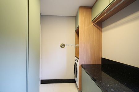 18_photo/94dcf971d3.9be064e7148d148e-ATLAS-7d6bf404-cc53-4c7c-bc69-0680522f2e7f.jpg de casa à venda com 4 quartos, 327m² em Ganchinho, Curitiba