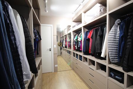 34_photo/94dcf971d3.9be064e7148d148e-ATLAS-9f47489d-83ff-4d7b-9157-e1705e131815.jpg de casa à venda com 4 quartos, 327m² em Ganchinho, Curitiba