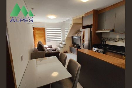 12_photo/94dcfa3605.b0c1f27230e6c331-ATLAS-ad20080a-a228-4f51-aaa8-4aae043c82f5.jpg de casa à venda com 2 quartos, 58m² em Alto Boqueirão, Curitiba