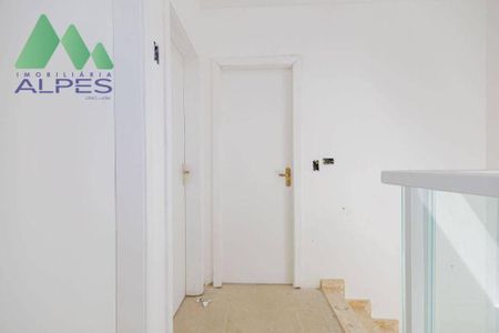 17_photo/94dcfa4361.bd180597032503aa-ATLAS-b045115e-3f01-4da7-beb6-b992bc8dfad8.jpg de casa à venda com 3 quartos, 83m² em Alto Boqueirão, Curitiba